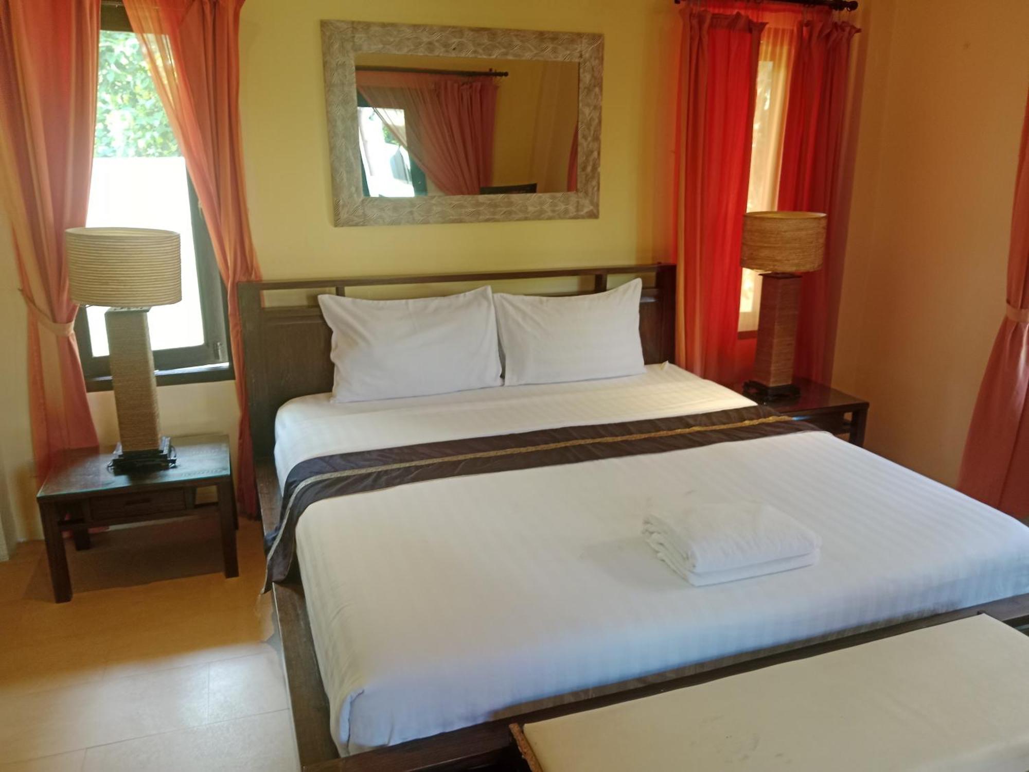 Baan Tropicana Mae Nam Extérieur photo